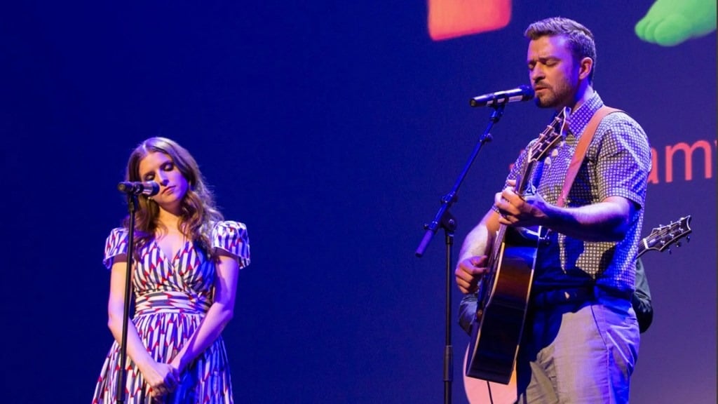 Anna Kendrick Joins Justin Timberlake At Cannes To Sing A Heartfelt Live Duet Of Troll’s “True Color,” Moving Everyone To Tears