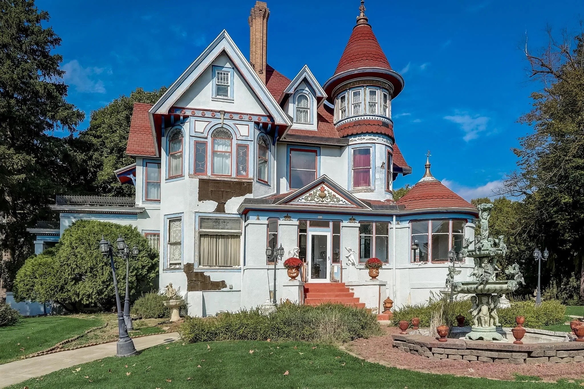 Extraordinary Queen Anne Mansion In Columbus With A Majestic Fireplace