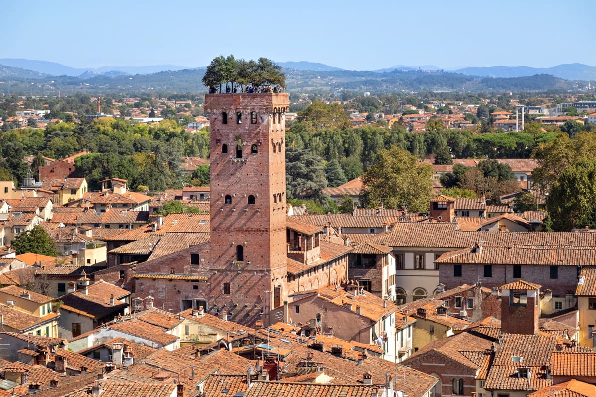 Guinigi Tower – A Famous Medieval Skyscraper In Lucca, Italy