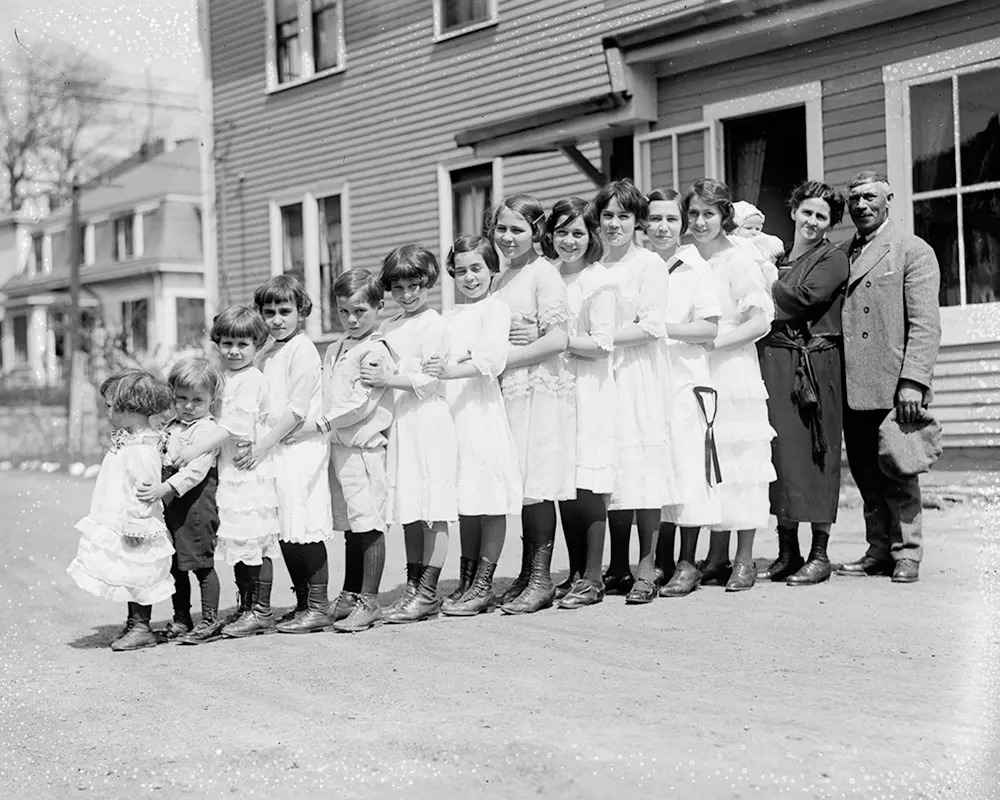 The Extraordinary Noonans: Life With 13 Children In 1920s Massachusetts