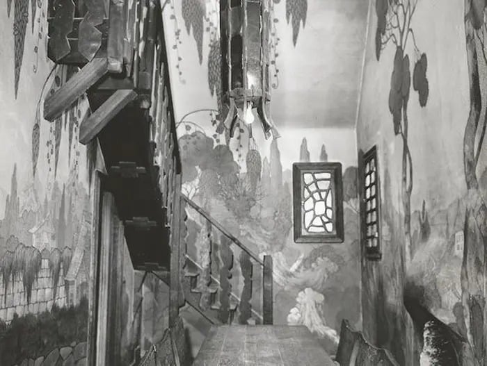 The original hallway circa 1933