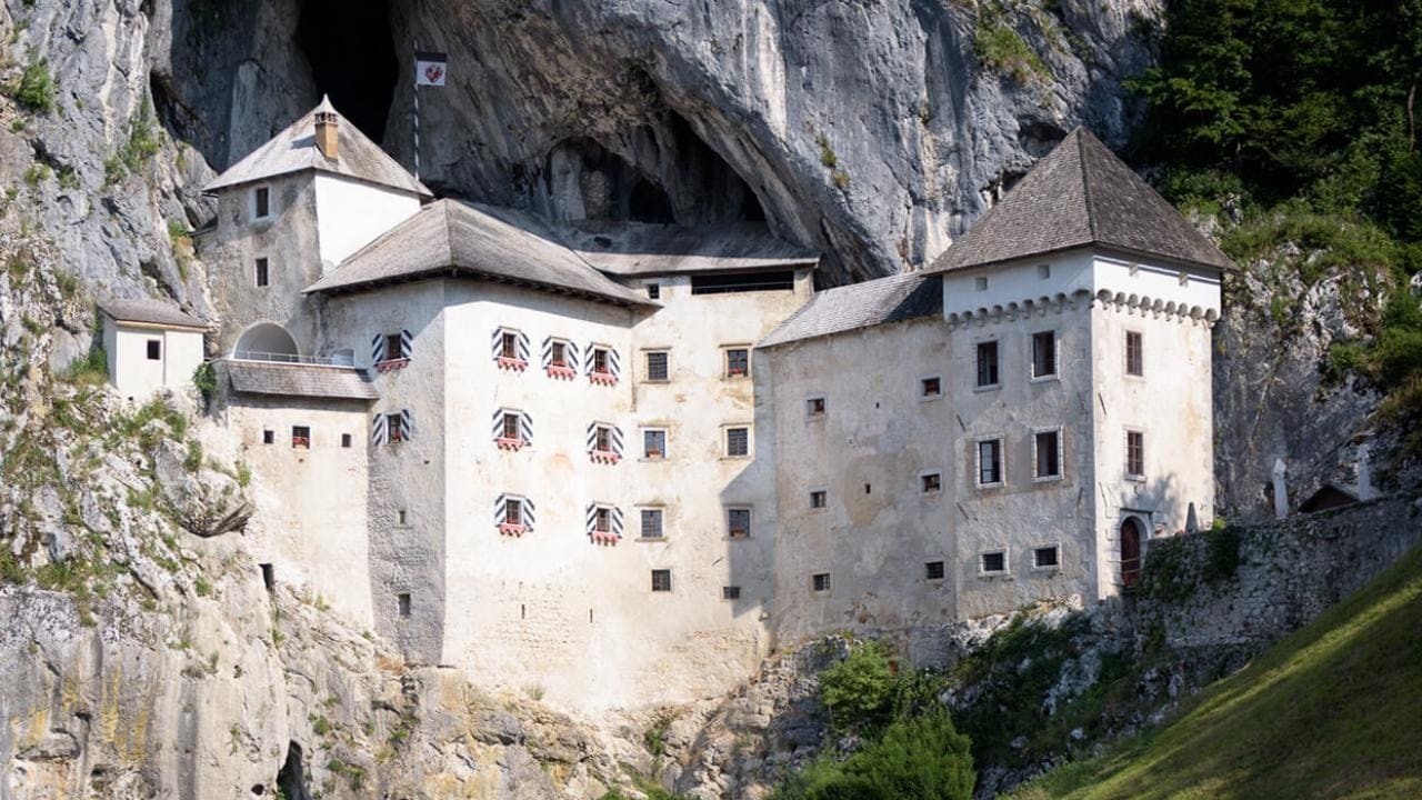 What Happened Inside Predjama Castle’s Torture Chamber, The Most Chilling Place In The Fortress