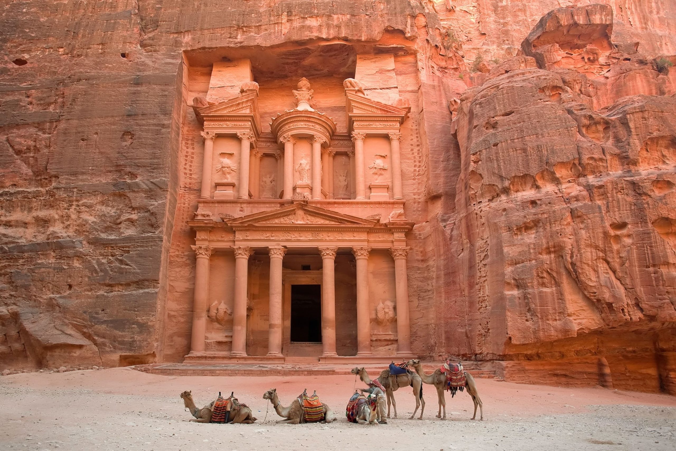 Did An Egyptian Pharaoh Hide His Wealth In Al-Khazneh In Petra, The Rose City?