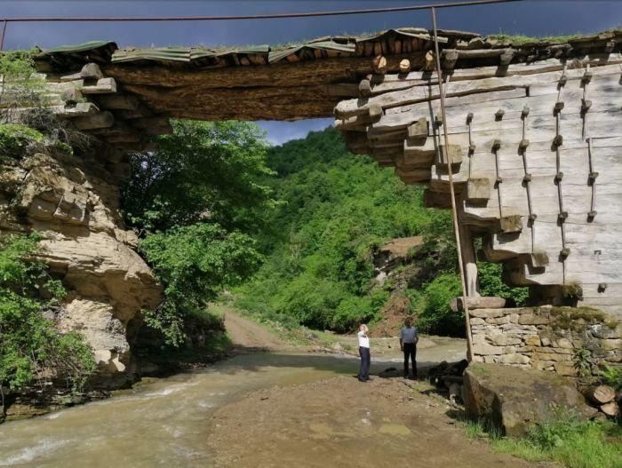 300-Year-Old Bridge Built Without A Single Nail In Russia, But Can Withstand The Weight Of Bulls Pulling Heavy Carts