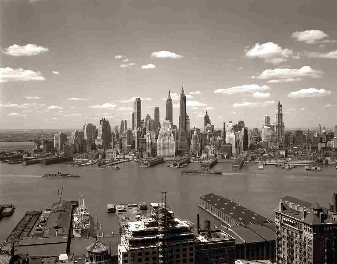 Exploring The Vibrant Scene Of 1940s New York City Through Mesmerizing Photos (80+ Pics)