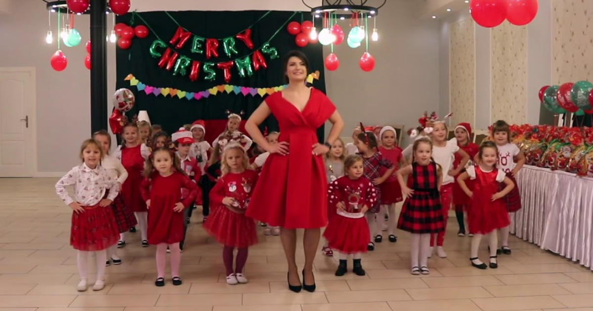 The Cutest Christmas Dance You’ll See: Kids Groove To “Jingle Bell Rock”