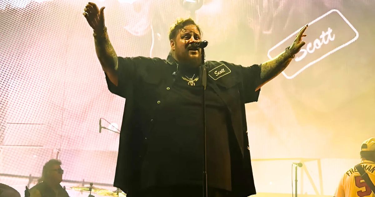 Jelly Roll’s Soulful “Son Of A Sinner” Performance Touches Hearts