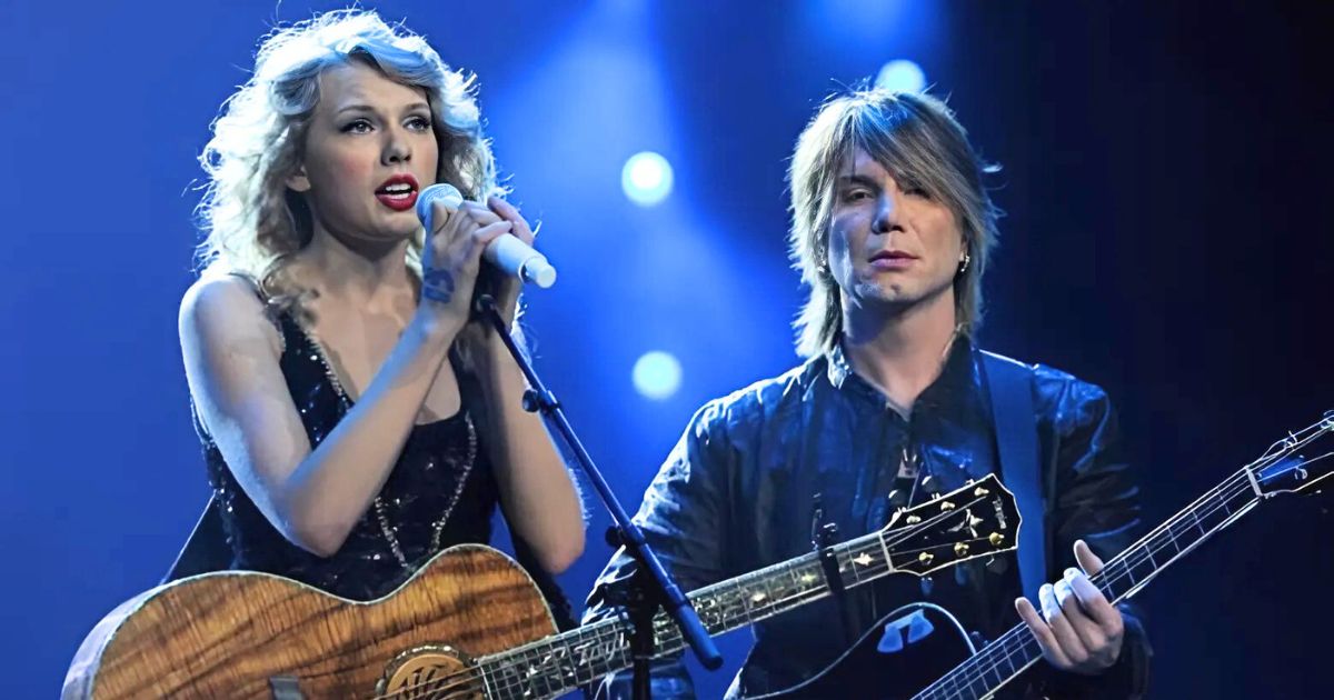 When Taylor Swift And Johnny Rzeznik Sang “Iris,” The Crowd Went Wild!