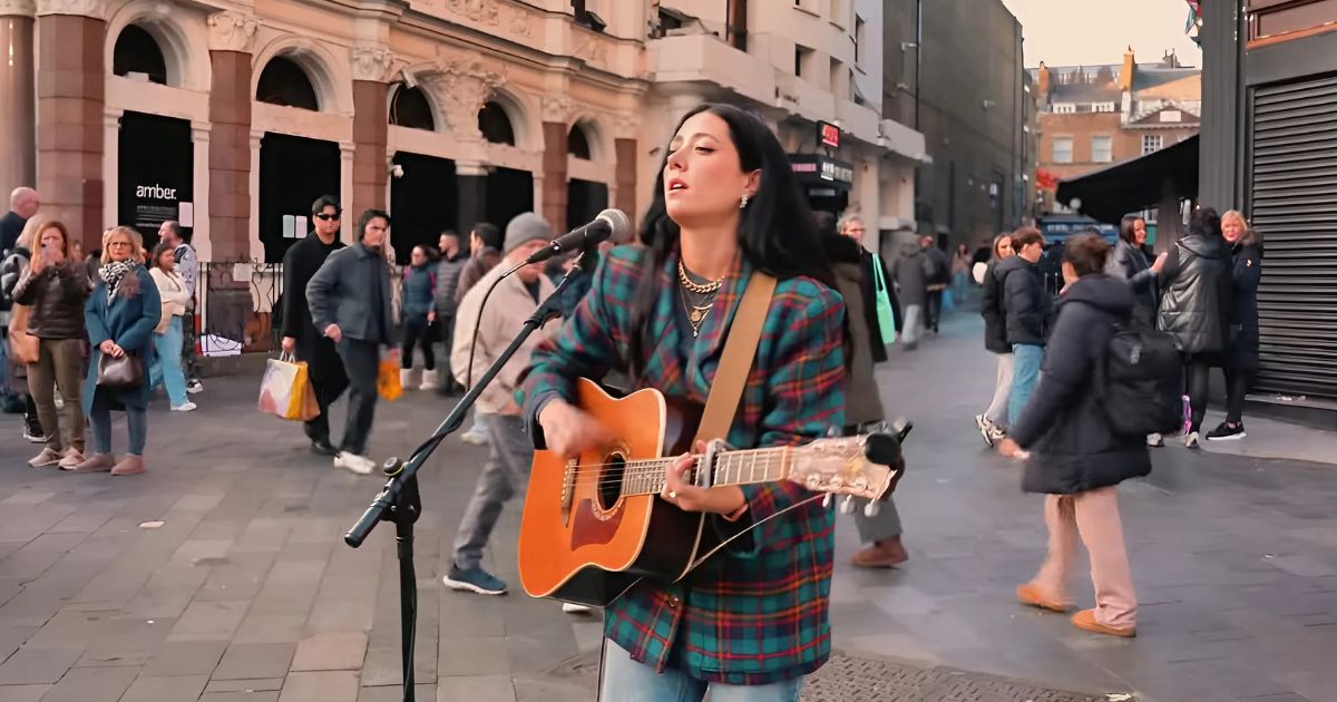 Leire’s Stunning Cover Of “Wish You Were Here” Stops Crowds In Leicester Square
