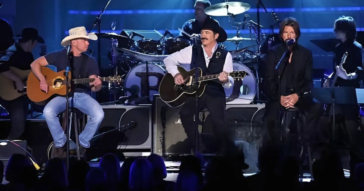 Kenny Chesney Honors Brooks & Dunn With Soulful Rendition Of “You’re Gonna Miss Me When I’m Gone”